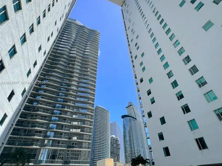 55 SE 6th St #1506 — Photo 3
