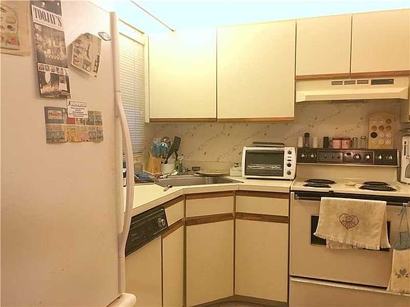 3rd image of 3567 NW 35th St #1625