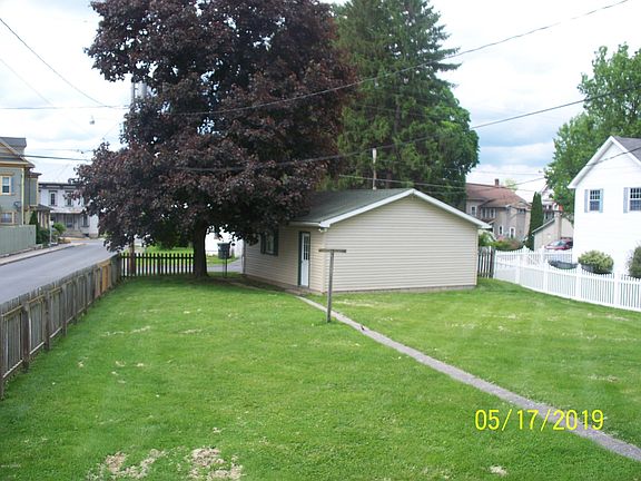 4th image of 140 Market St