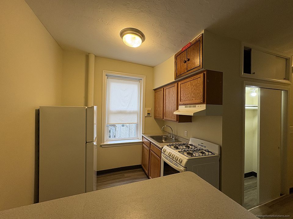 1st image of 161 Kelton St APT 14