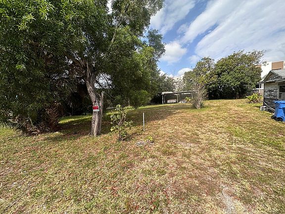 3rd image of 4211 NE 8 Avenue