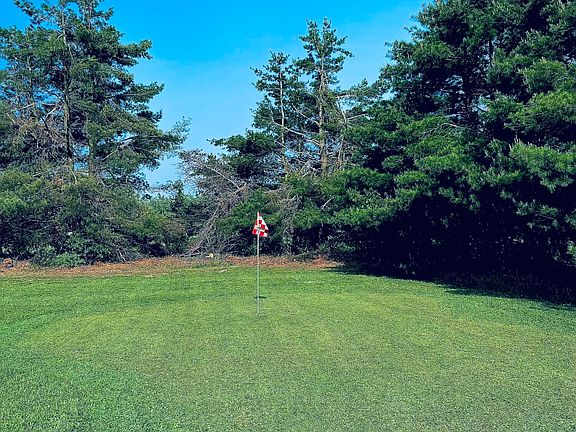 3rd image of 360 Estelle Rd