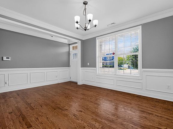 5th image of 7569 Oakberry Dr