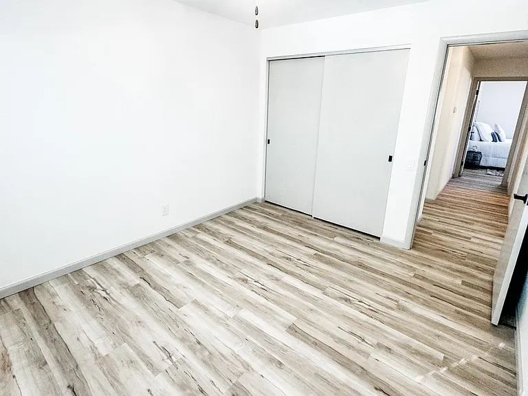 9236 Lavant Dr — Photo 32