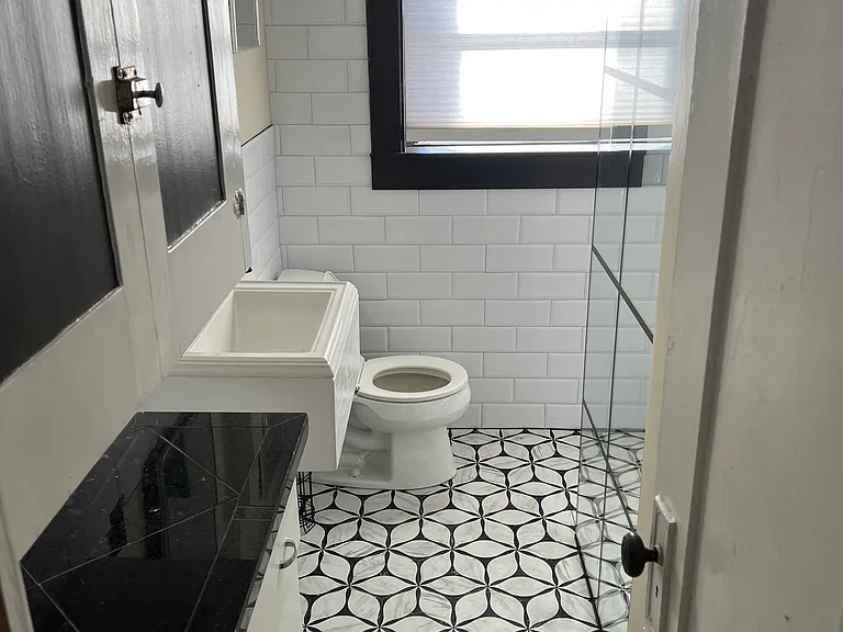 W Adams St — Photo 9