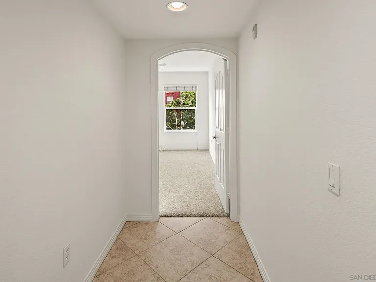 301 W G St #307 — Photo 32