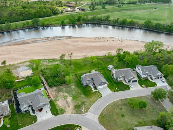 6413 S Cedardale Ave, Derby, KS 67037