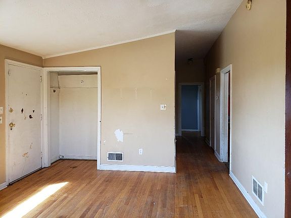 5th image of 3805 Hawley Dr