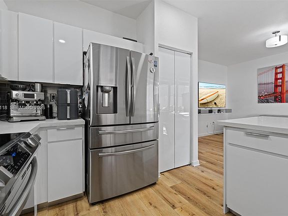 5th image of 3436 W 90th St