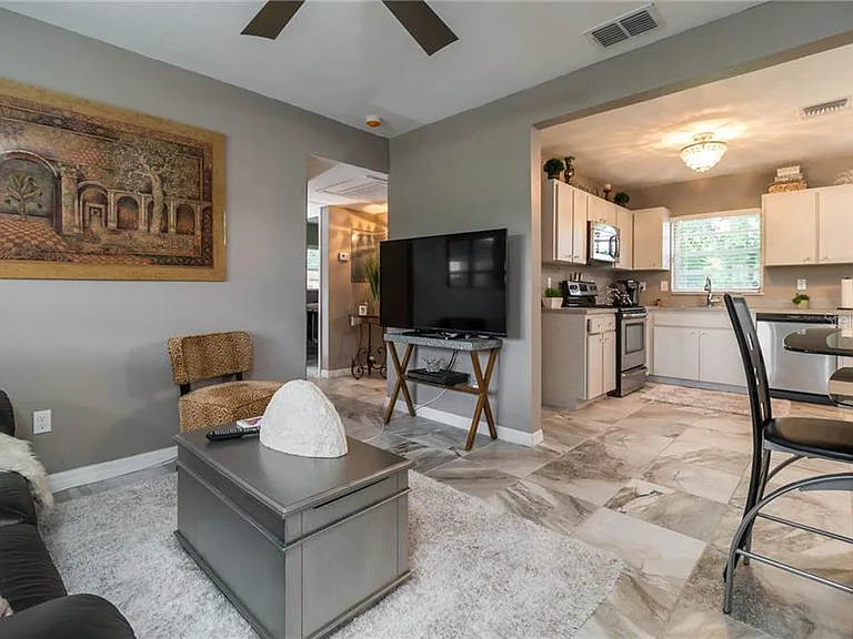 4314 W Carmen St — Photo 6