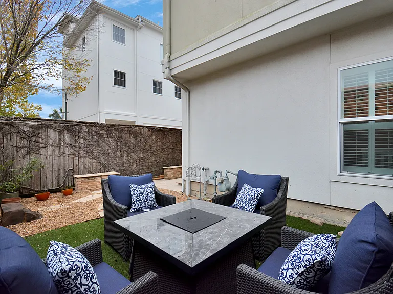 1019 Marconi St — Photo 17