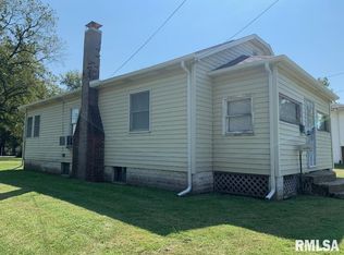 1166 N Grove St, Virden, IL 62690