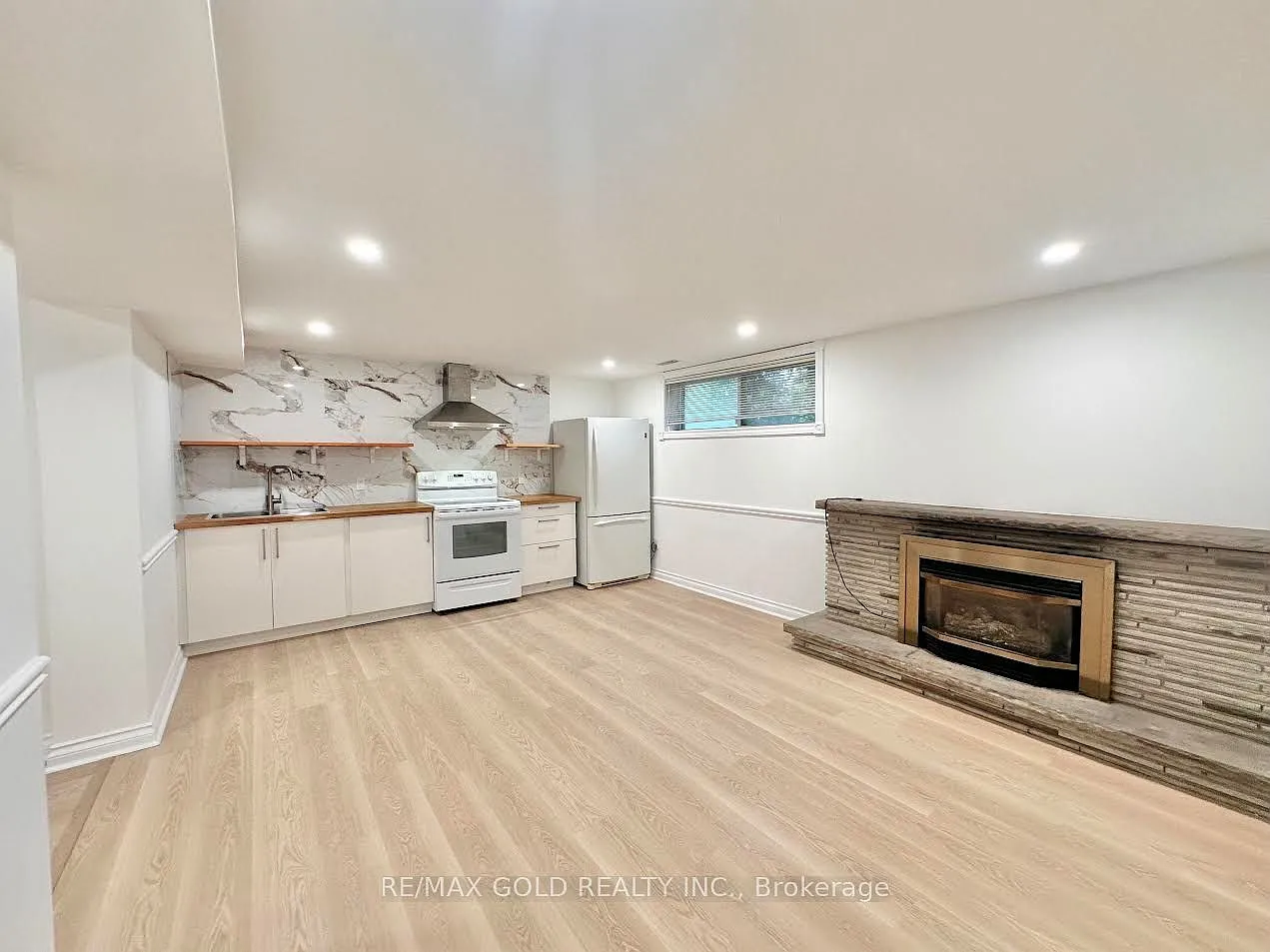 2 bed, $1,900 — Photo 4