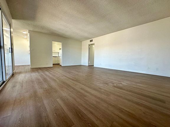 2nd image of 705 S Walnut St #4
