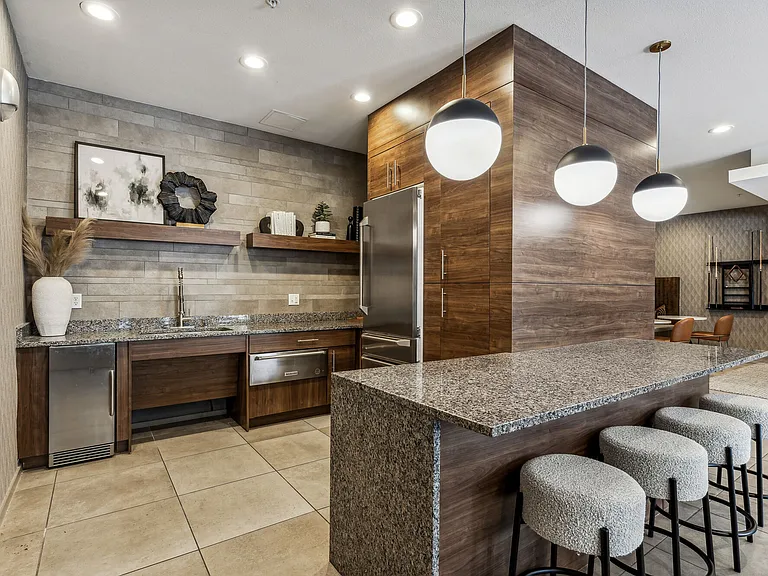 Gallery At Turtle Creek — Photo 35
