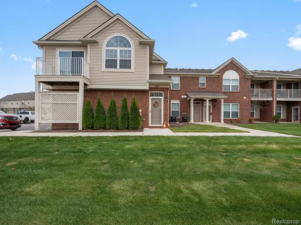 22008 Andover Dr, Macomb, MI 48042