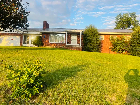 36 Salyer Dr, Castlewood, VA 24224