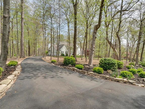 3rd image of 18130 Country Trails Ct