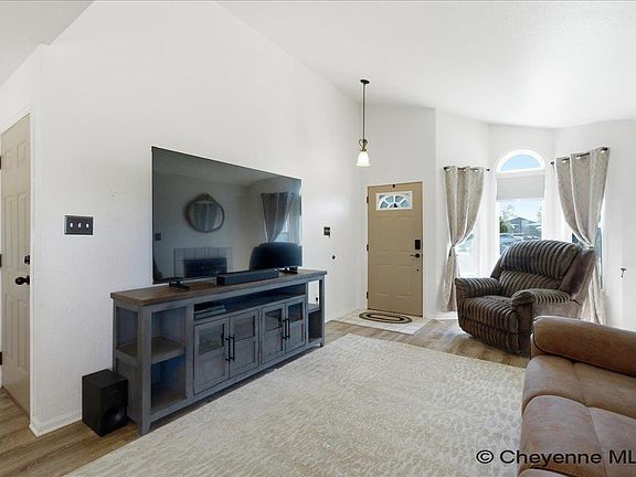 5th image of 1530 Corral Pl