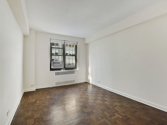 4th image of 135 E 54th St APT 12B
