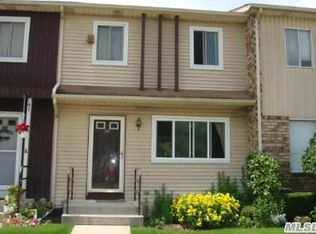 64 Townhouse Dr E UNIT 15, Massapequa Park, NY 11762