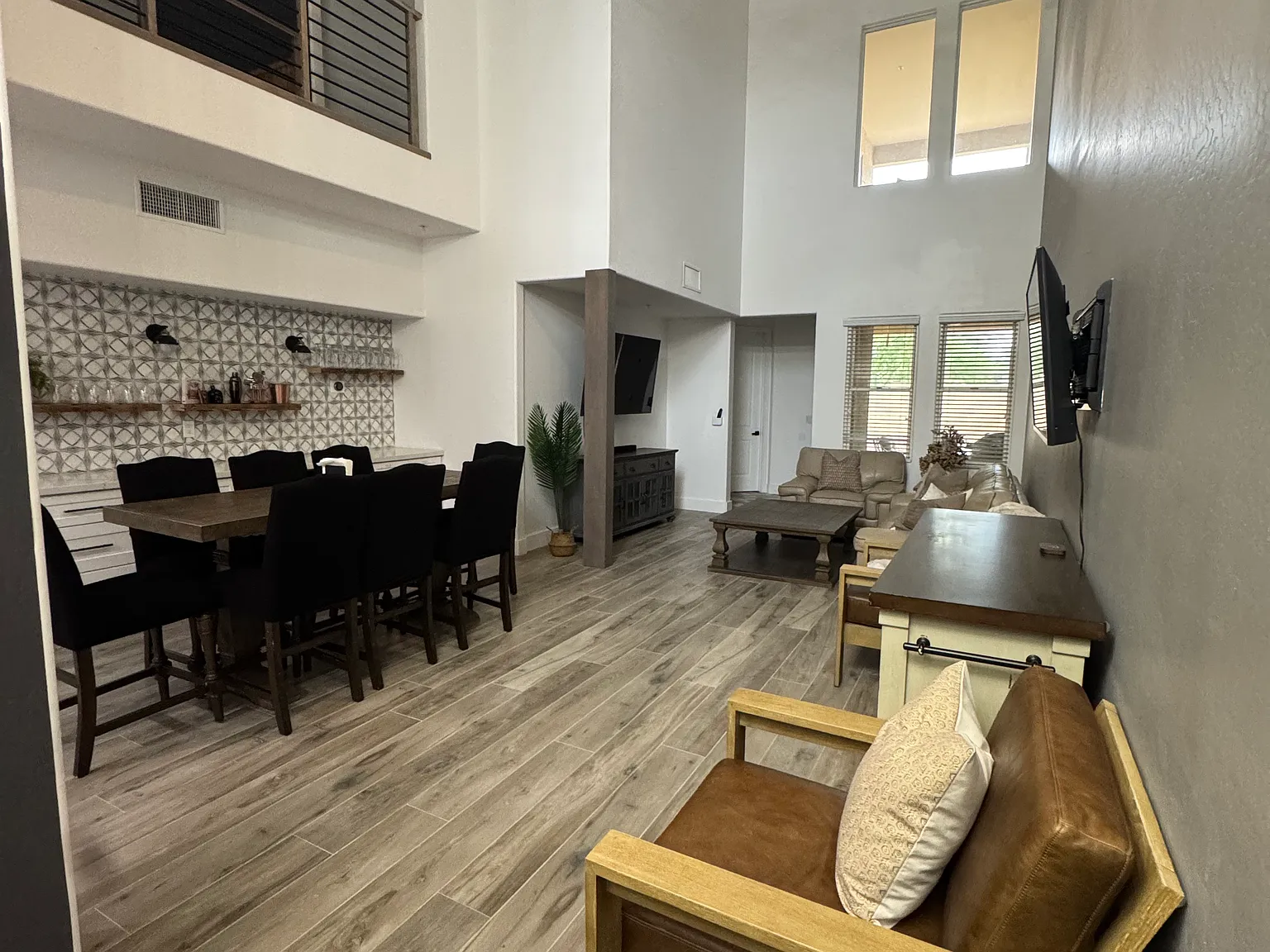 3 bed, 3.5 bath, 2700 sqft, $4,000 — Photo 4