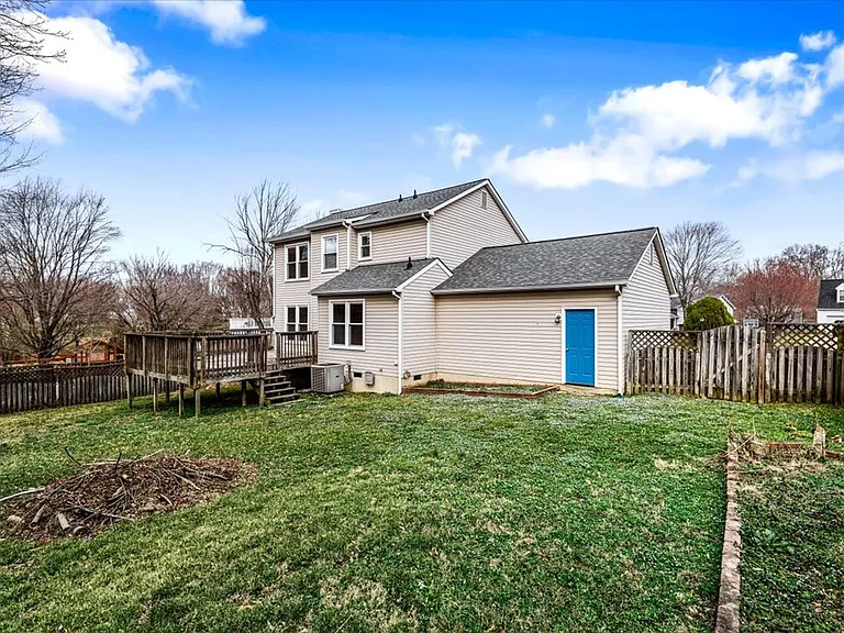 10704 Live Oak Ct — Photo 23