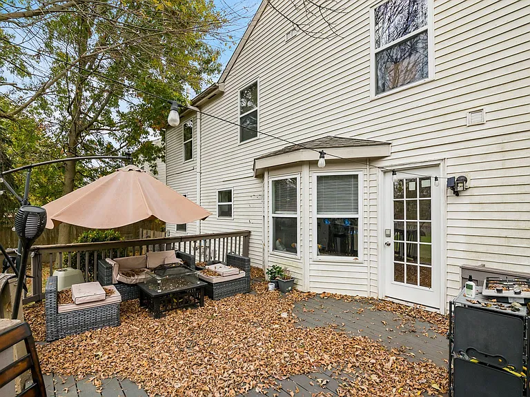 8911 Garrett St — Photo 44