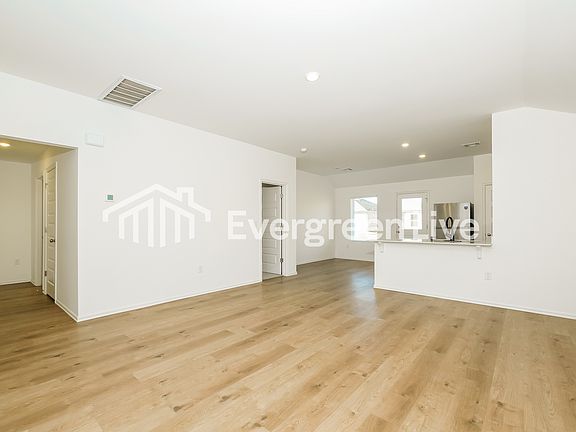 4th image of 4005 Olivia St