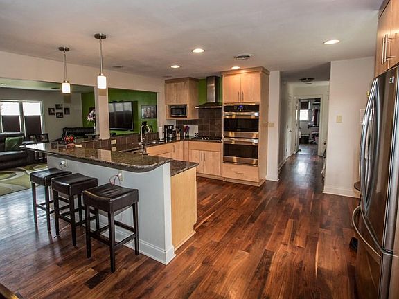 4th image of 205 Homewood Dr