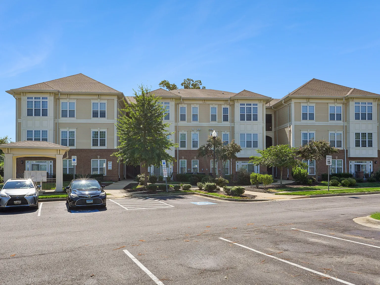 The Nines at Gleneagles Apartments — Photo 3