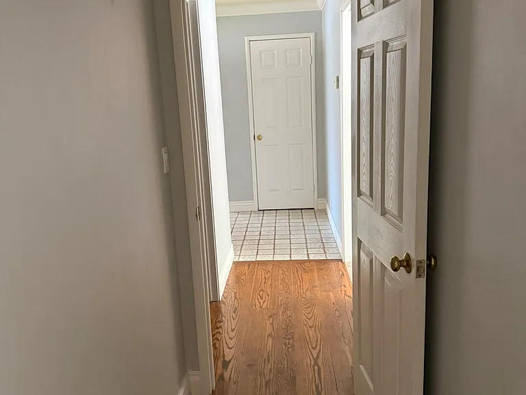 Corliss Dr — Photo 5