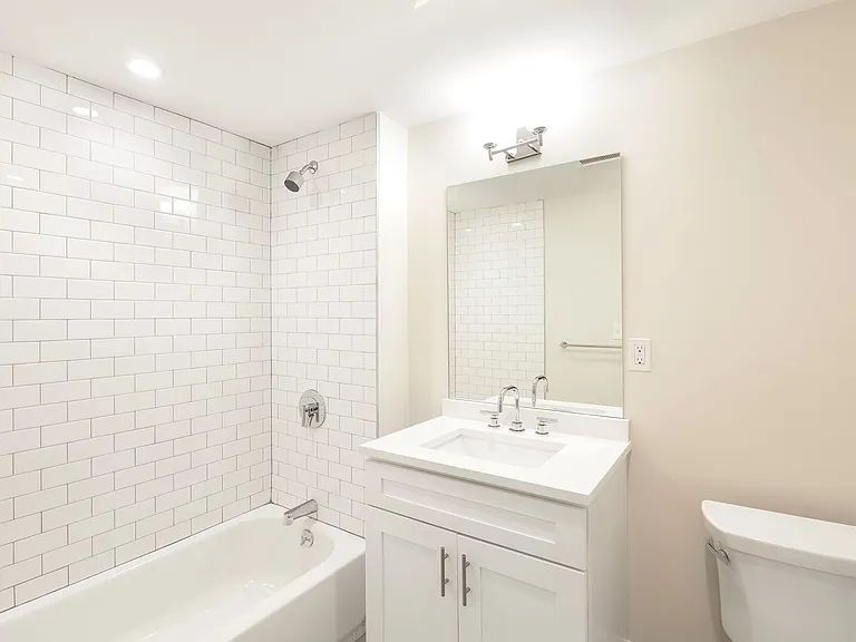 1912 Washington St #B — Photo 7