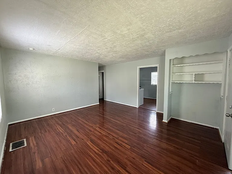 3236 Nicholas Ave — Photo 9