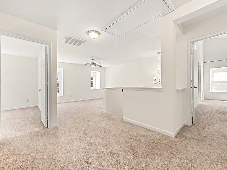 508 Ashburn Ln — Photo 15