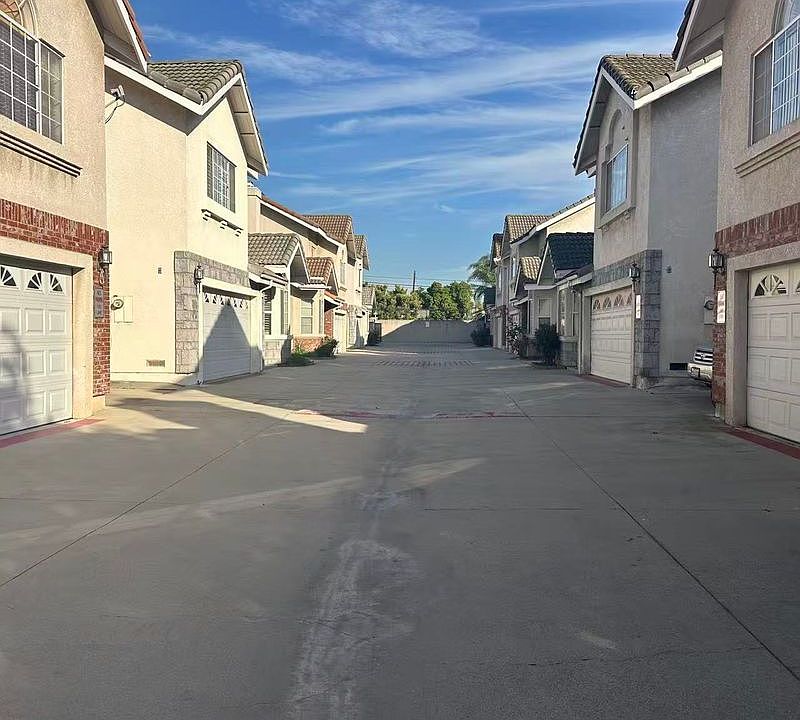 1st image of 4146 Rowland Ave