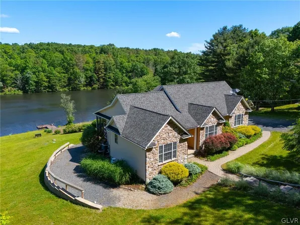 147 S Lane Rd, Stroudsburg, PA 18360