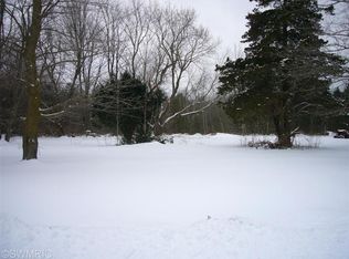 785 E Mount Garfield Rd, Norton Shores, MI 49441