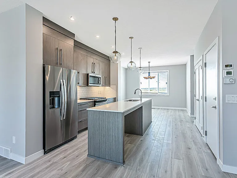 724 Walgrove Blvd SE #A — Photo 2