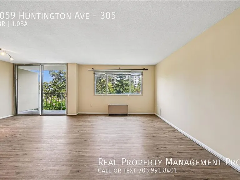 2059 Huntington Ave #305 — Photo 10