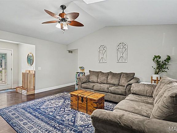 3rd image of 6523 Star Buck Dr