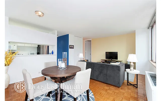 Rented by Douglas Elliman | media 36