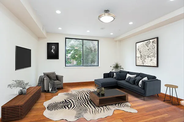 Sold by WorldWide Homes, Inc. | media 20