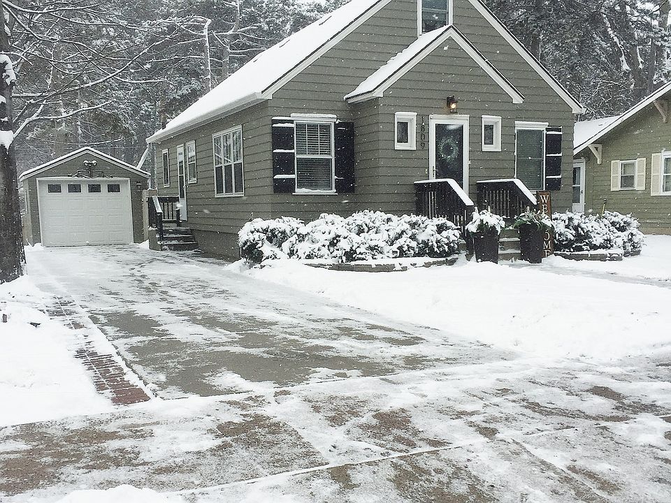Front View in Winter 