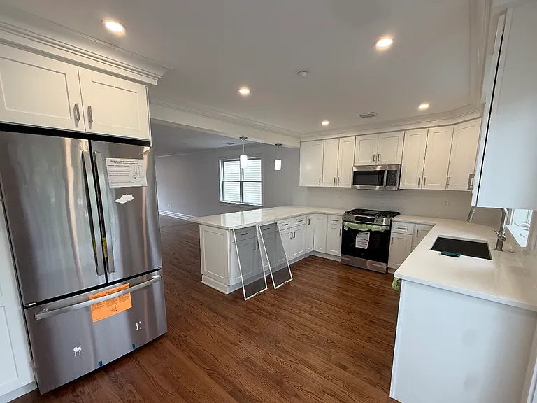 140 Rockwell St #140 — Photo 3