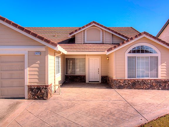 Inviting Entry and Patio