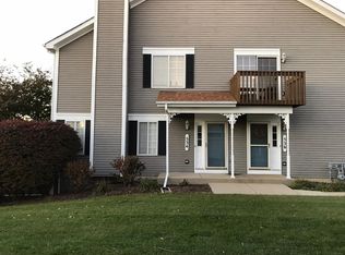 534 Sandhurst Ln, South Elgin, IL 60177