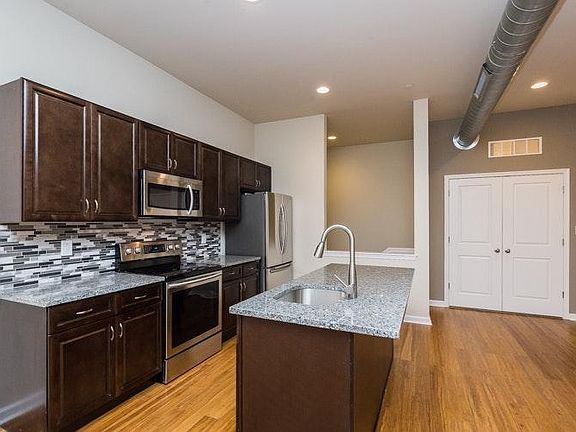 3rd image of 2422 Frankford Ave #3