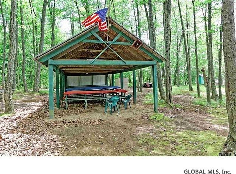 2nd image of 5581 LAKE Road
