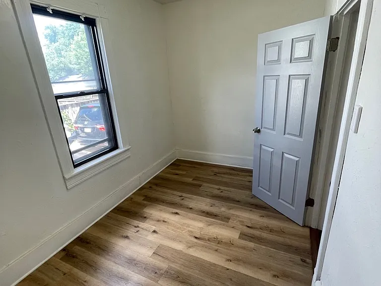 2037 Wiemann Ave — Photo 16
